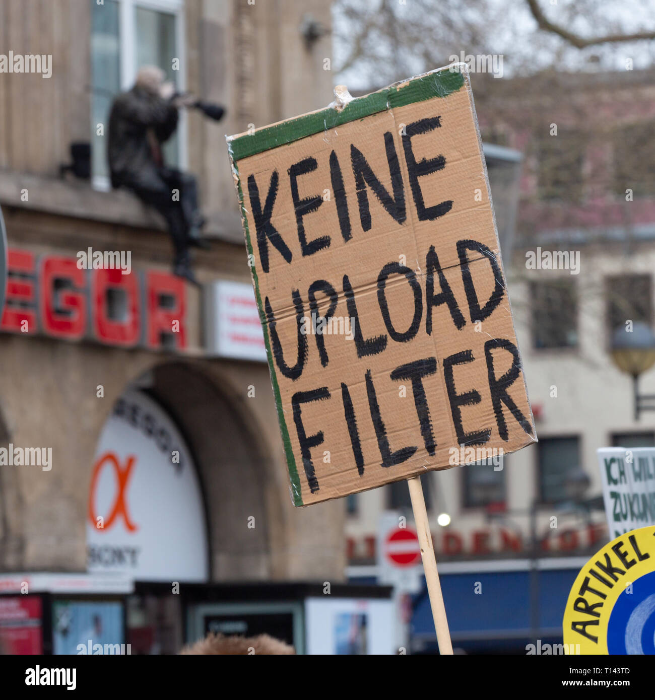 Köln, Deutschland, 23. März 2019: Billboards sind während einer Demonstration gegen upload Filter angezeigt. Credit: Jürgen Schwarz/Alamy leben Nachrichten Stockfoto