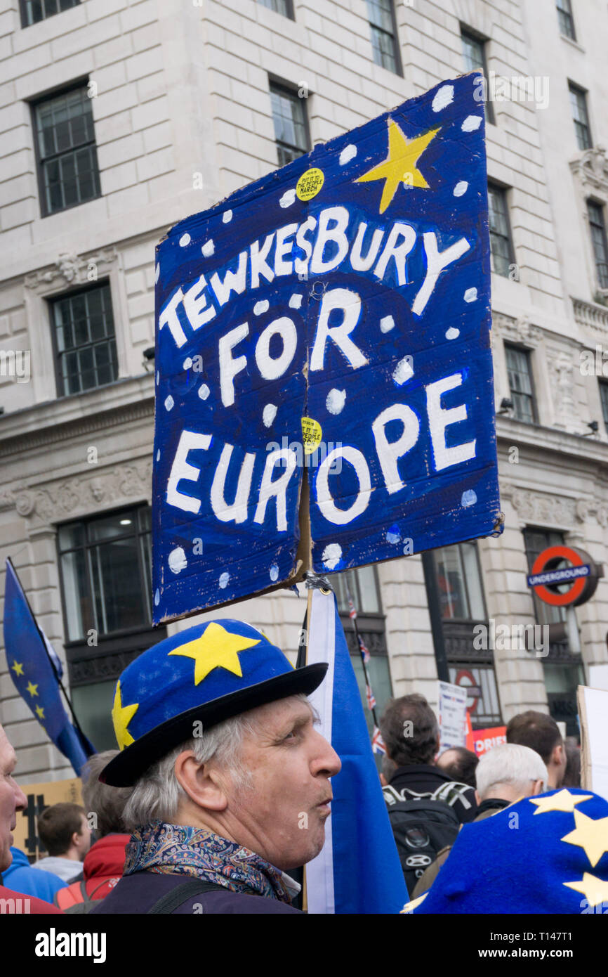 London, Großbritannien. 23. März 2019. Über 1.000.000 Menschen geschätzt Teil im März für einen Menschen heute genommen zu haben, von der Park Lane bis Parliament Square in London. Urban Images-News/Alamy leben Nachrichten Stockfoto