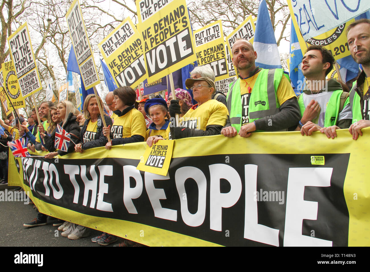 London, UK, 23. März 2019: Tausende von Menschen auf den Straßen von London für die Aufhebung von Artikel 50 und für eine öffentliche Abstimmung über Brexit erlaubt zu demonstrieren. Die Demonstration folgt das Scheitern der Regierung der Grafschaft aus der EU zu führen, da Artikel 50 unterzeichnet wurde. Fotos: David Mbiyu Credit: David mbiyu/Alamy leben Nachrichten Stockfoto