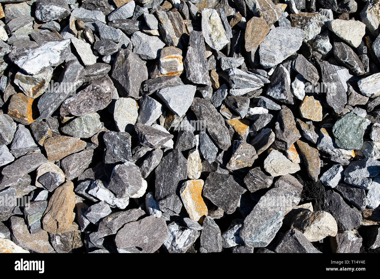 Großen Felsen für Erosionsschutz entlang einer Yadkin River greenway verwendet. Stockfoto