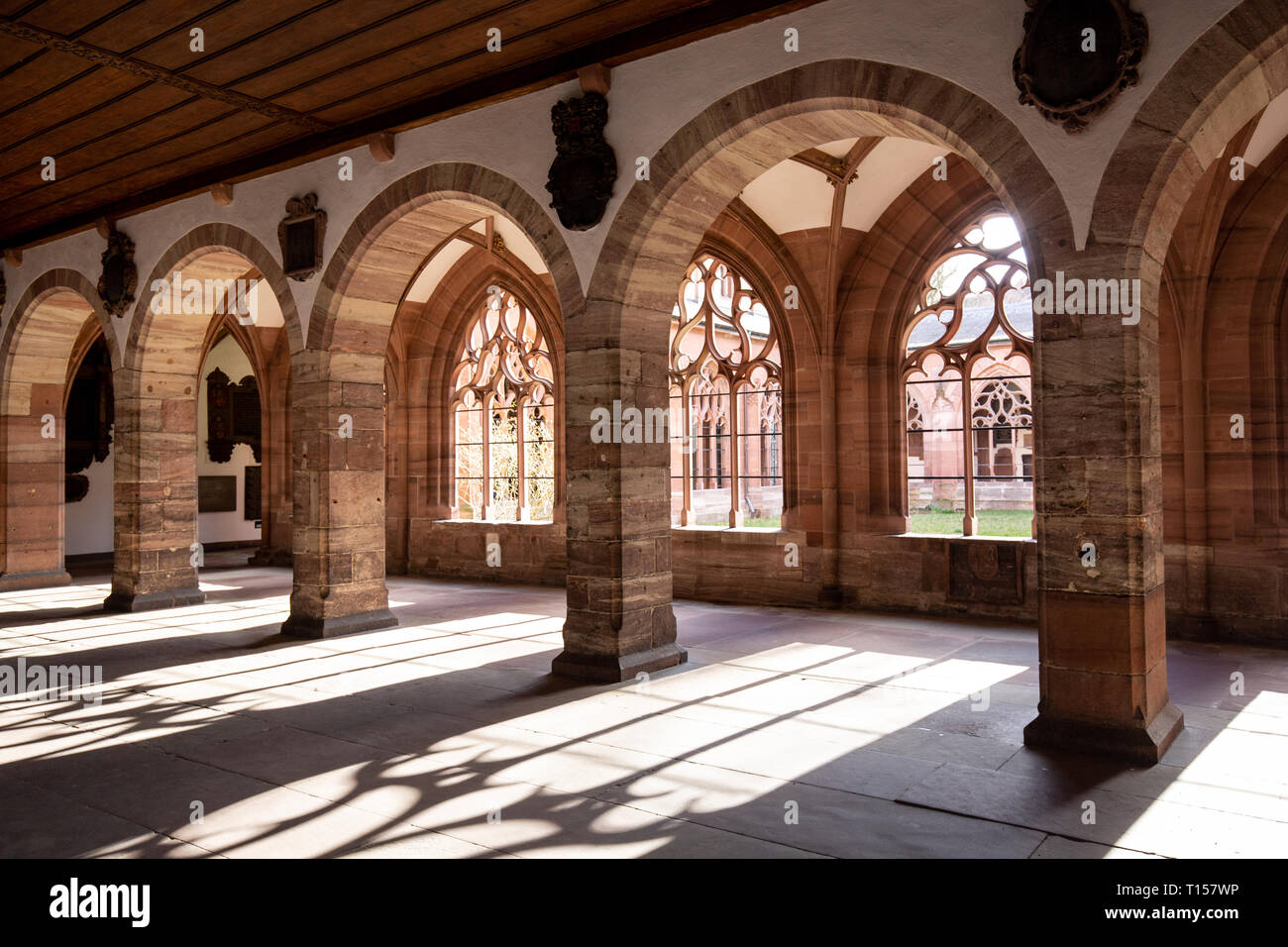 Kreuzgang in der Kathedrale von Basel, Schweiz Stockfoto