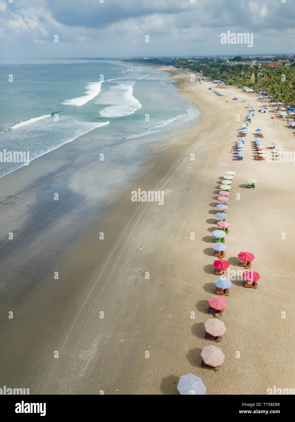 Bali, Kuta Strand, Blick auf das Meer und auf den Strand von oben Stockfoto