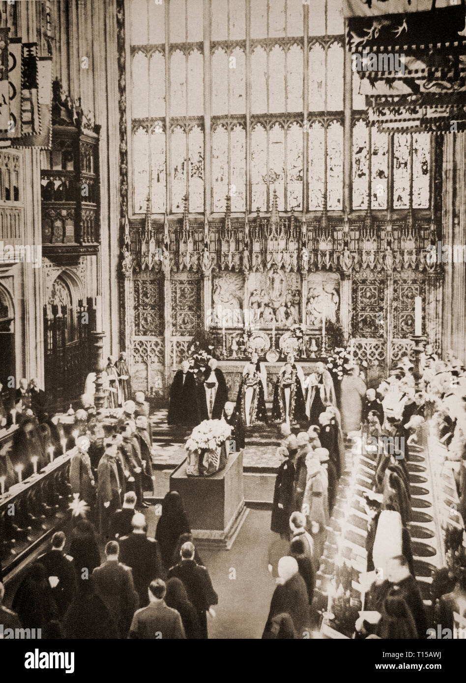 Die Beerdigung von König George V, atteneded von Königen und Mitglieder der vielen europäischen königlichen Familien, in der Kapelle des Hl. Georg im Windsor Castle, Berkshire, England am 28. Januar 1936. Stockfoto