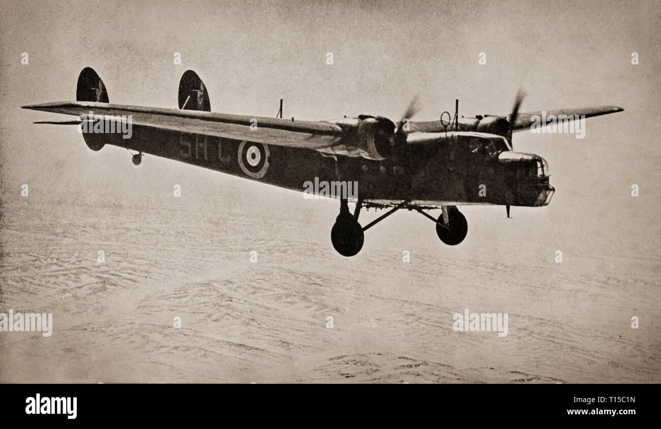 Die Bristol Bombay war eine britische Truppe Transportflugzeuge anpassungsfähig für die Verwendung als mittlerer Bomber der Royal Air Force während des Zweiten Weltkriegs geflogen. Es sah früh Service übersetzende Versorgung des britischen Expeditionskorps in Frankreich im Jahre 1940, aber der Bombay main Service war in den Nahen Osten, wenn Sie wurden wie die Nacht Bomber eingesetzt, als Transportflugzeuge und übergesetzt liefert und die verletzten Personen evakuiert. Stockfoto