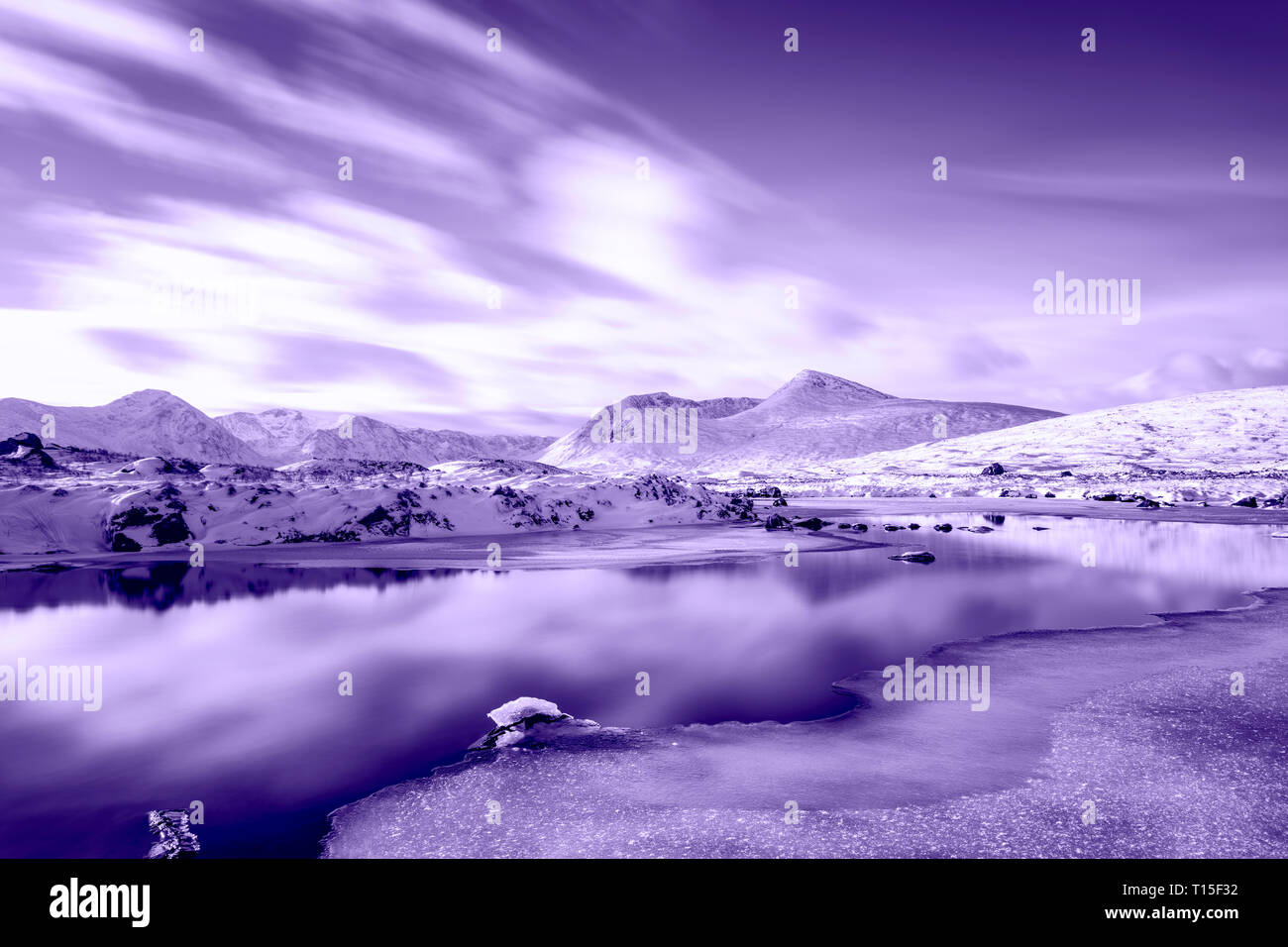 Vereinigtes Königreich, Schottland, Rannoch Moor, Loch Ba und Schwarzen Berg Gebirge im Winter Stockfoto