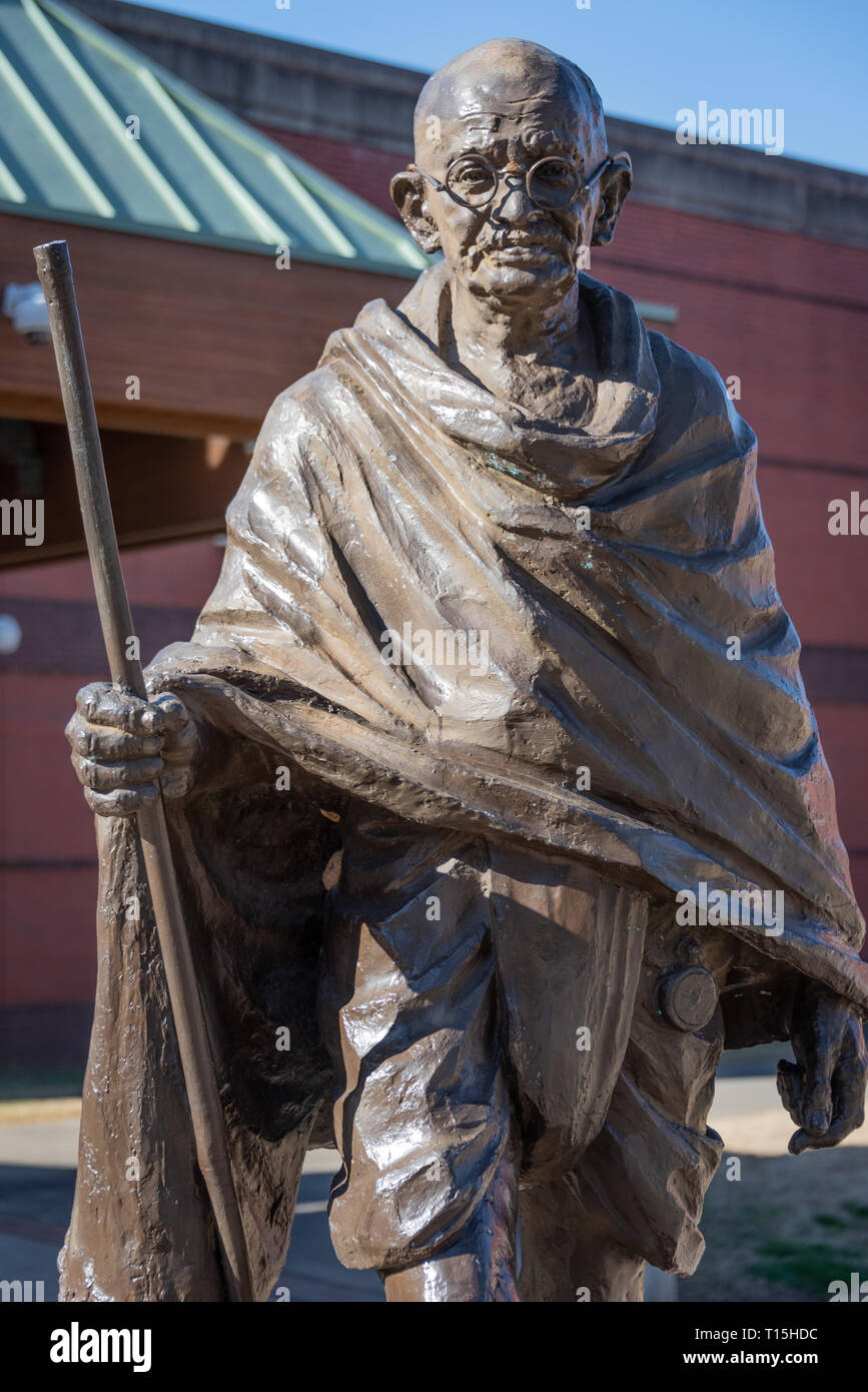 Mahatma Gandhi statue am Besucherzentrum des Martin Luther King, Jr. Historical Park in Atlanta, Georgia. (USA) Stockfoto