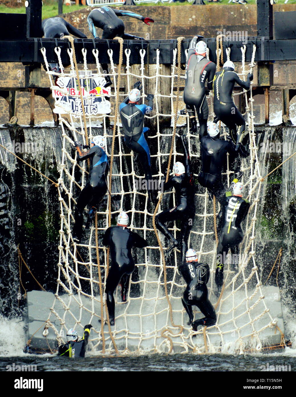 Glasgow, Schottland, Großbritannien, 23. März, 2019. Red Bull Neptun Schritte Herausforderung auf der Forth-and-Clyde-Kanal bei Maryhill Schlösser. Gerard Fähre / alamy Leben Nachrichten Stockfoto