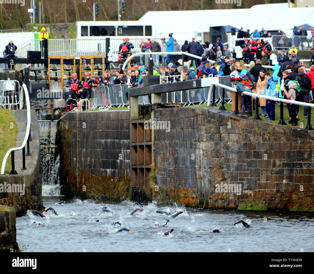 Glasgow, Schottland, Großbritannien, 23. März, 2019. Red Bull Neptun Schritte Herausforderung auf der Forth-and-Clyde-Kanal bei Maryhill Schlösser. Gerard Fähre / alamy Leben Nachrichten Stockfoto