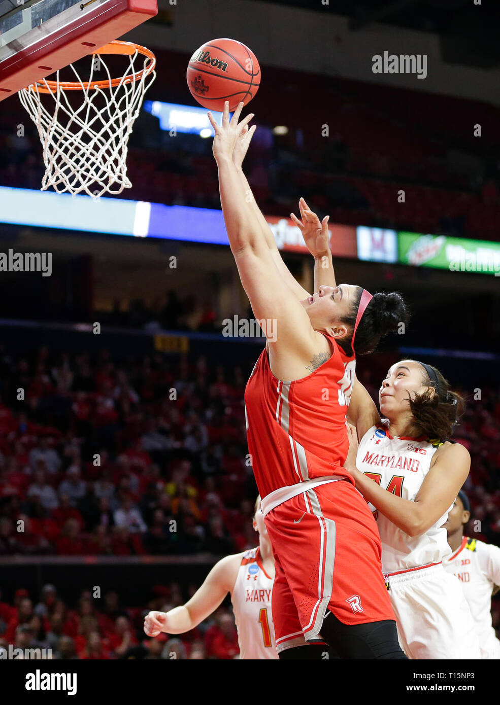 College Park, MD, USA. 23 Mär, 2019. Radford Highlanders Zentrum (50) Sydney Nunley setzt oben einen Schuß während der ersten Runde des NCAA-Meisterschaft das Spiel der Frauen zwischen der Universität von Maryland Dosenschildkröten und die Radford Highlanders an der Xfinity Zentrum in College Park, Md. Justin Cooper/CSM/Alamy leben Nachrichten Stockfoto