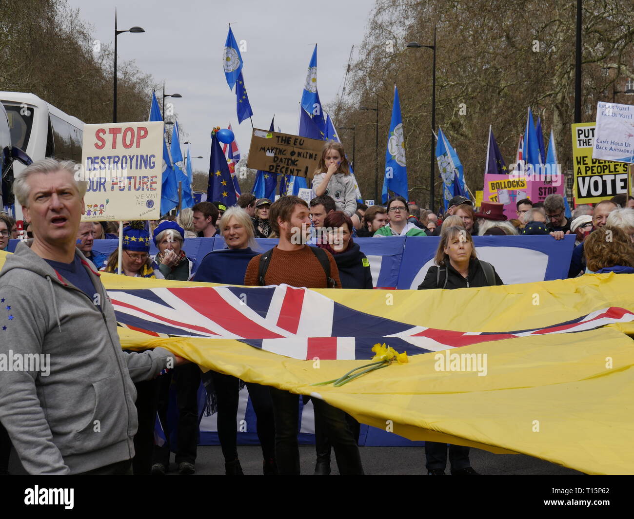London, England. 23. März, 2019. Tausende von Menschen März nach Westminster ein zweites Referendum, ob Großbritannien die EU verlassen sollte zu verlangen. Credit: Anna Stowe/Alamy leben Nachrichten Stockfoto