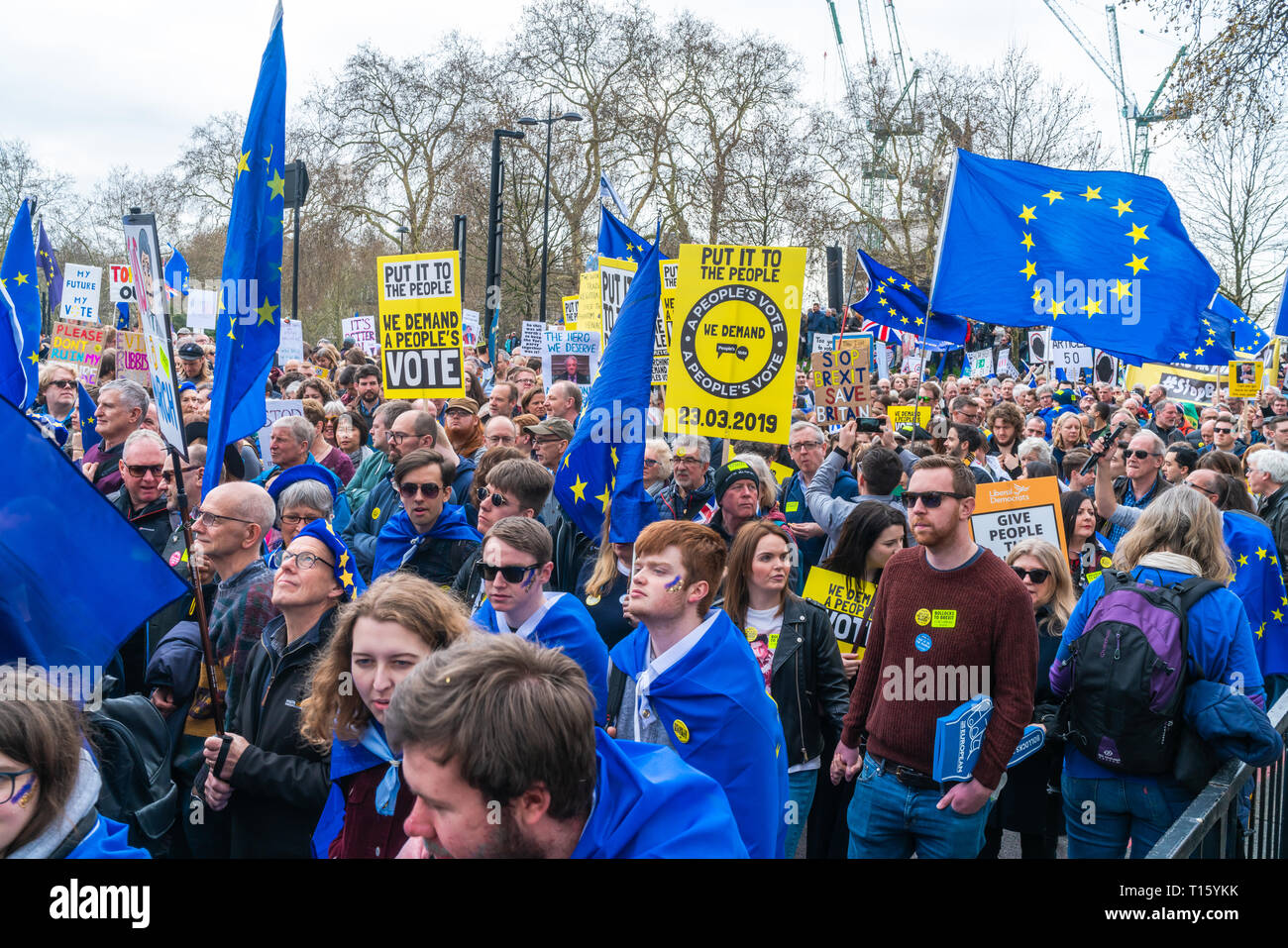 London, Großbritannien. 23 Mär, 2019. Hunderttausende bleiben Kampagne Demonstranten melden Sie Abstimmung März in London verlangt eine Abstimmung über die endgültige Brexit beschäftigen. Credit: Beata Aldridge/Alamy leben Nachrichten Stockfoto