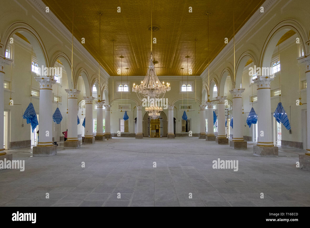 Innenrenovierung an der Sultan Abu Bakar Moschee in Johor Bahru, Malaysia. Stockfoto