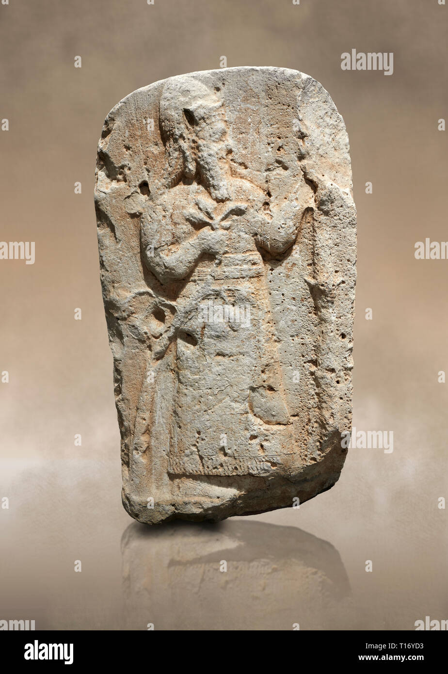 Lion carving sculpture relief -Fotos und -Bildmaterial in hoher Auflösung –  Alamy