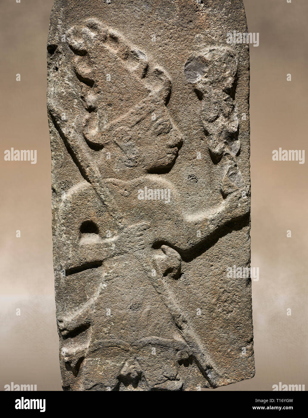 Hethiter monumentale Relief ofa Gott wahrscheinlich Holding Fangstangen. Ende der hethitischen Zeit - 900-700 BC. Archäologisches Museum Adana, Türkei. Stockfoto
