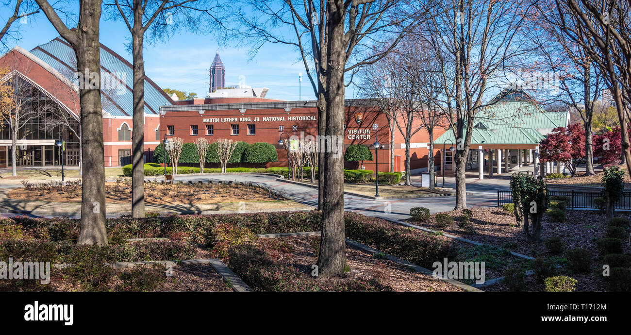Martin Luther King, Jr. National Historical Park Visitor Center und die neue Ebenezer Baptist Church auf Auburn Avenue in Atlanta, Georgia. (USA) Stockfoto