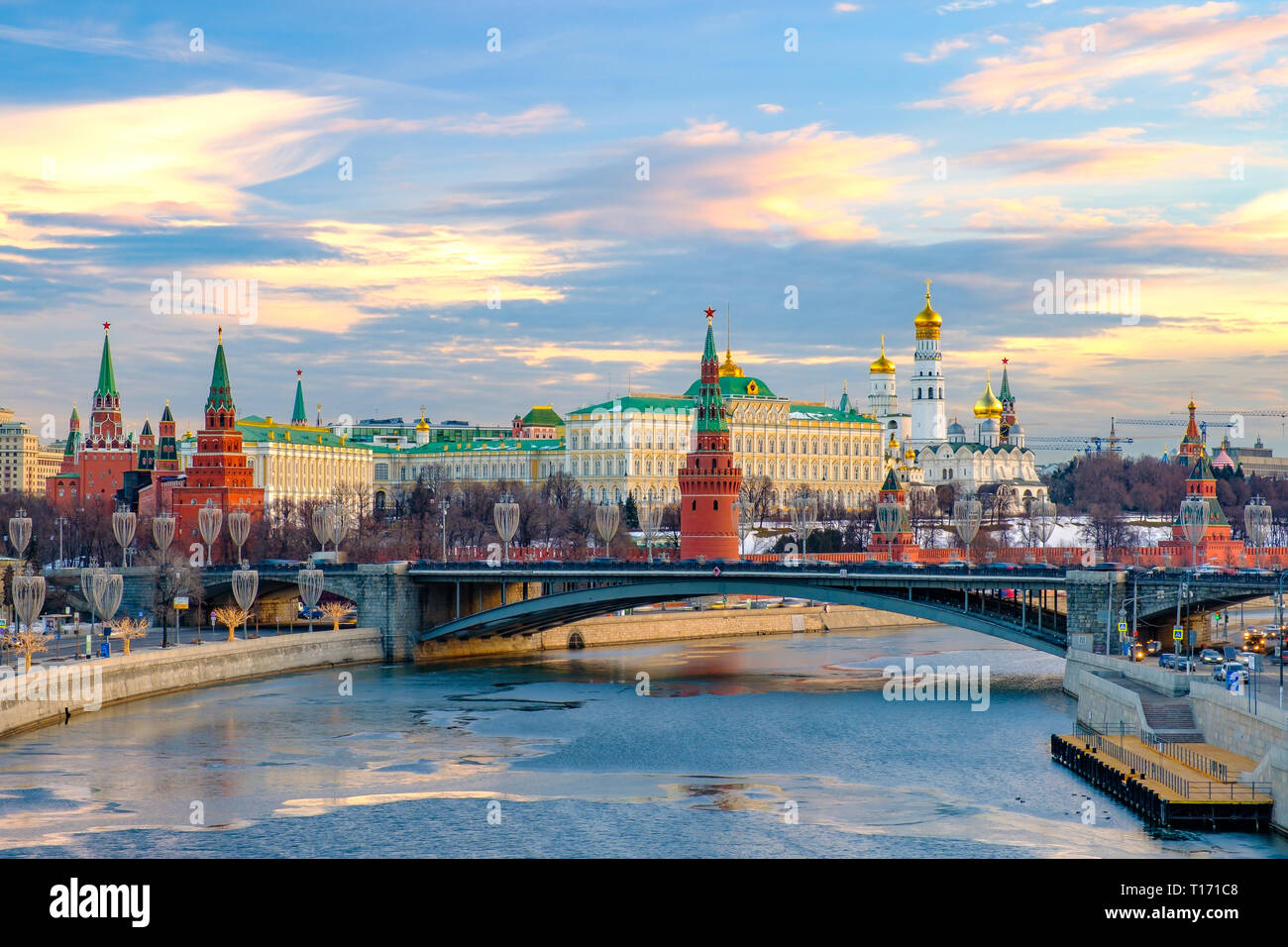 Morgen Stadt Landschaft mit auf den Moskauer Kreml. Stockfoto