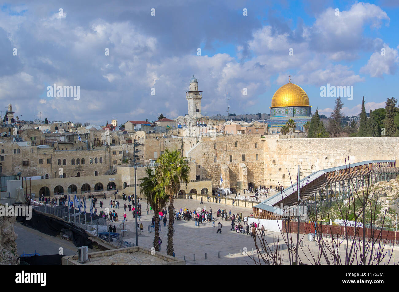 Israel, Jerusalem - Februar 25, 2012: Blick auf die westliche Mauer und Tempelberg in der Altstadt Jerusalem, Israel. Stockfoto