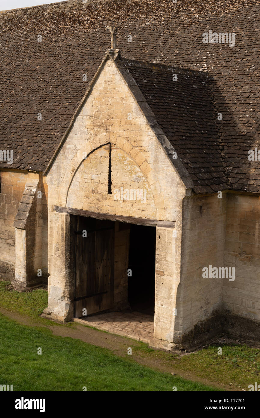 Eine südliche Trey auf die große Scheune (gemeinhin als die Zehntscheune bekannt) in Bradford on Avon, Wiltshire, UK. Stockfoto