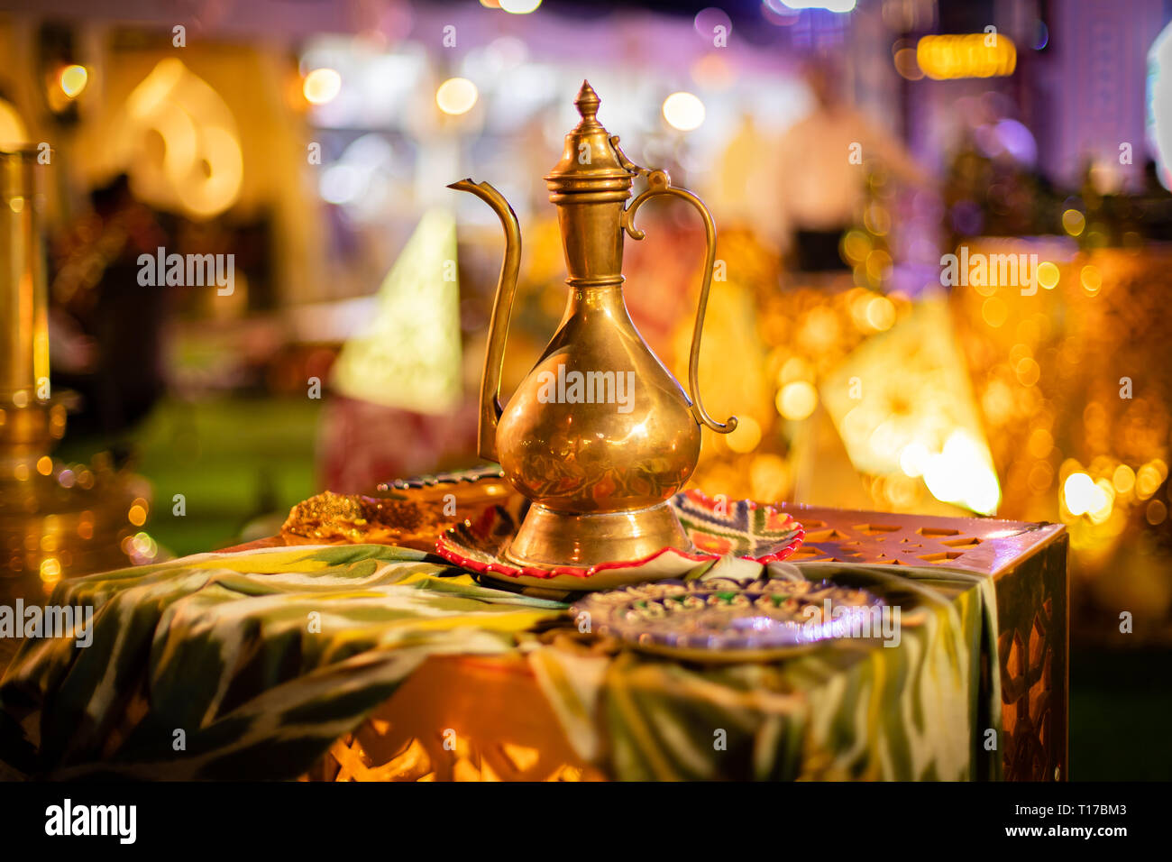 Usbekische traditionelle Topf auf ein Erbe Anzeige in Abu Dhabi, VAE. Stockfoto