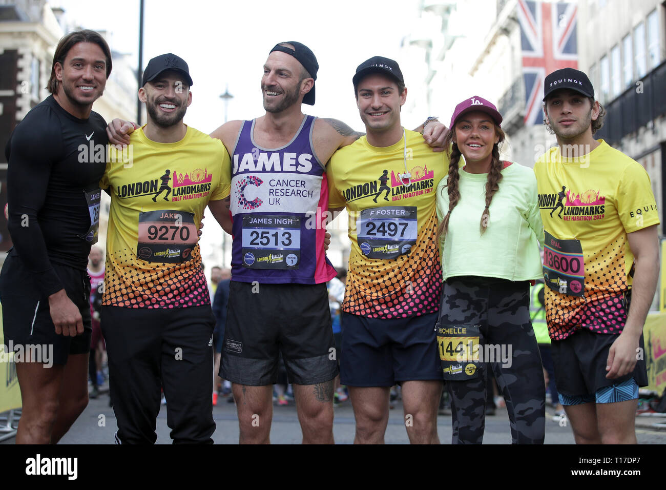 James, James Ingh Eyal Booker, Jake Quickenden, Michelle Heaton und Frankie fördern während der 2019 Londoner Sehenswürdigkeiten Halbmarathon. Stockfoto