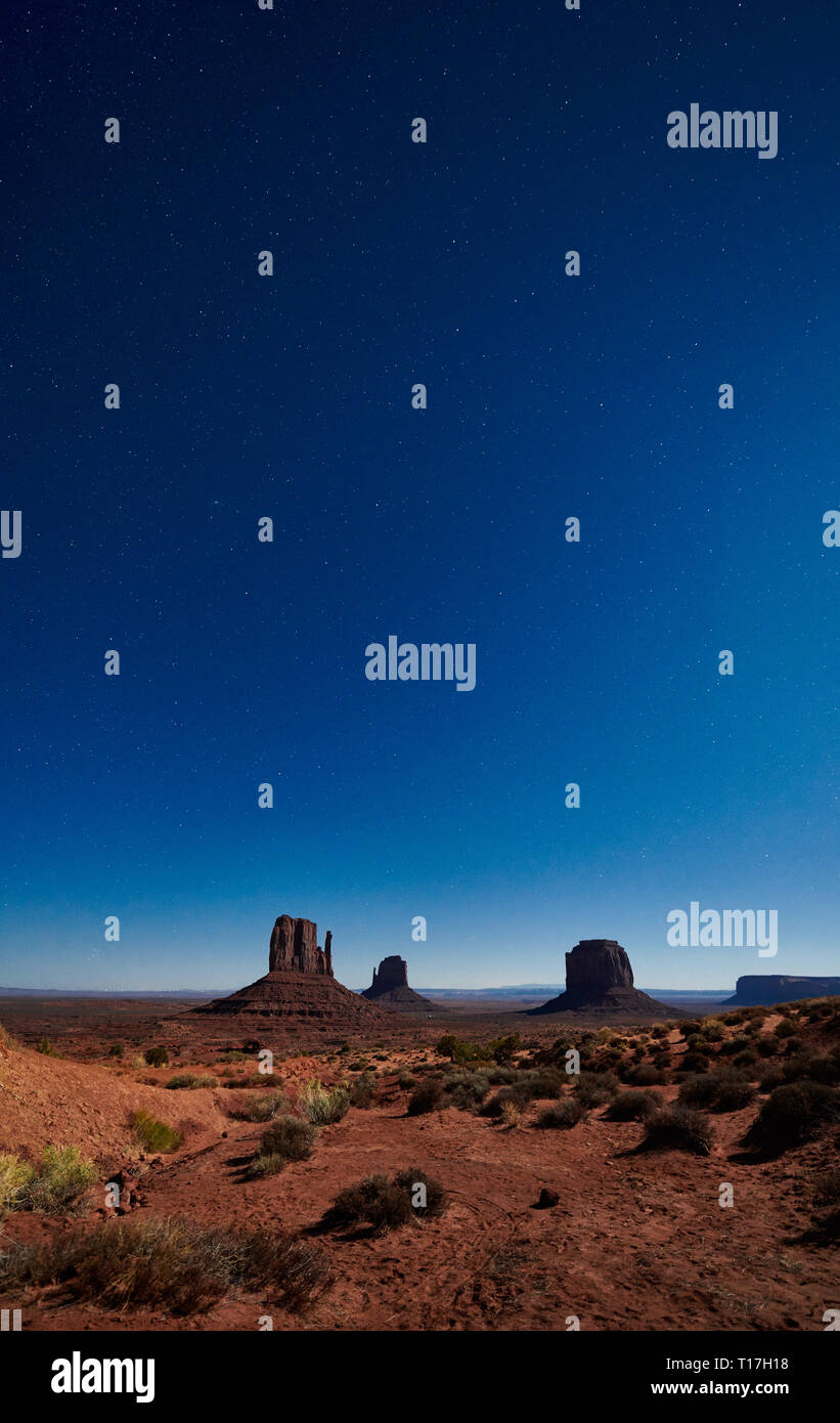 Nachthimmel über das Monument Valley, die Handschuhe, Arizona, USA, Nordamerika Stockfoto