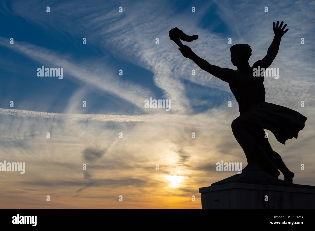 Silhouette Freiheitsstatue errichtet 1947 in Budapest, Ungarn Stockfoto