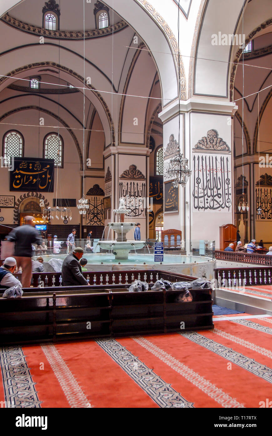 Bursa, Türkei, 30. April 2012: Osmanische Kalligraphie, Ulu Moschee oder der Großen Moschee im seldschukischen Stil gebaut, es von den Osmanischen Sultan Bayezid bestellt wurde. Stockfoto