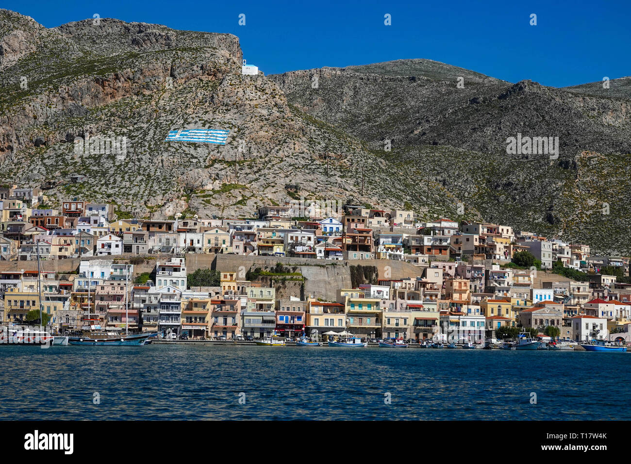 Der Hafen von Pothia, mit seinen italienischen Stil Häuser, Kalymnos, Dodekanes, Griechenland Stockfoto