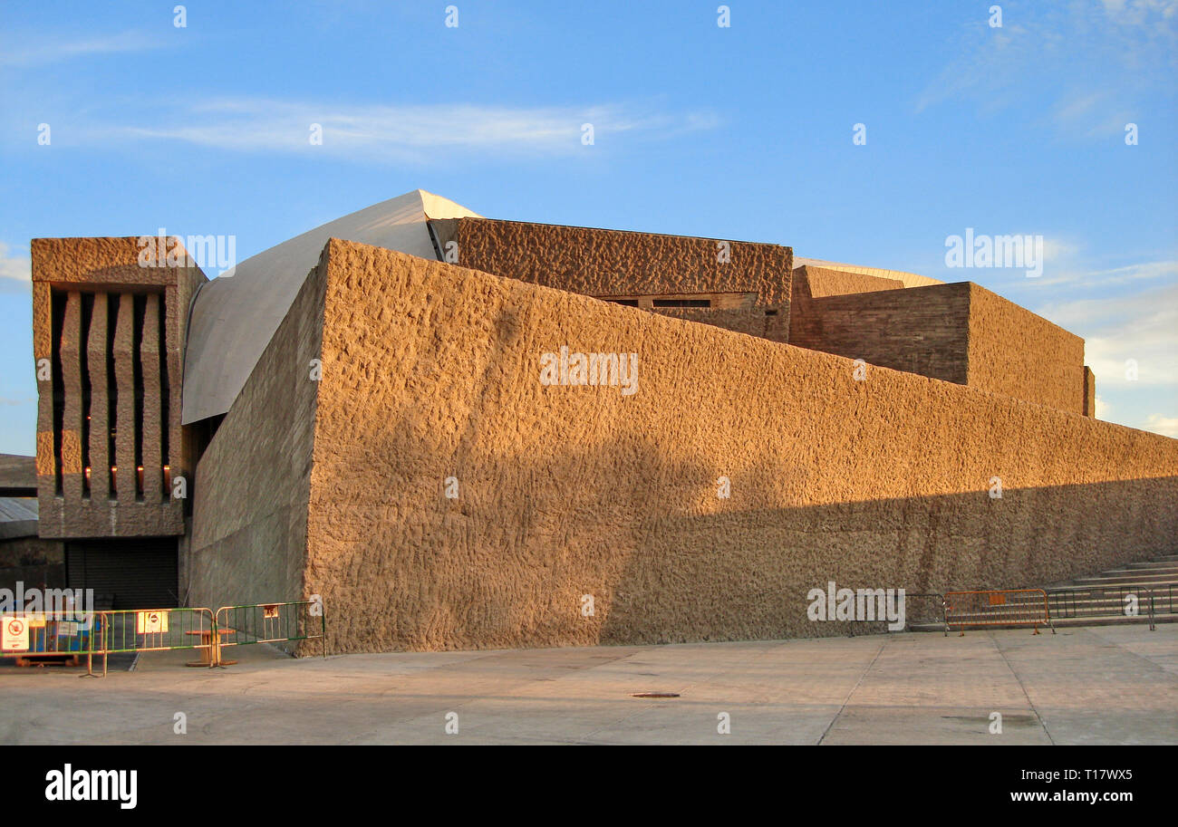 Ansicht der Magma Kunst- und Konferenzzentrum in Costa Adeje, Teneriffa, vor dem Öffnen der Öffentlichkeit Stockfoto