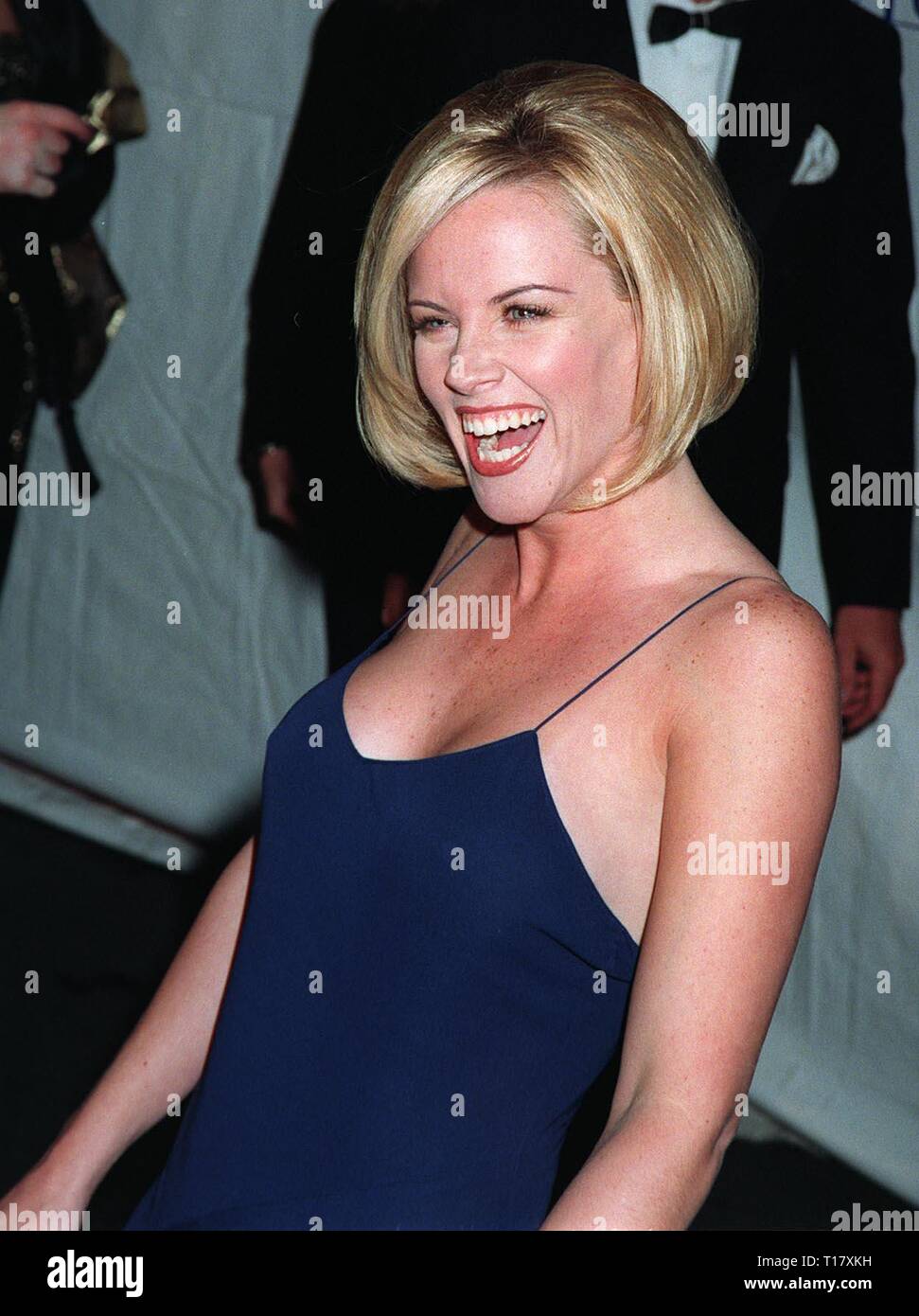 LOS ANGELES, Ca. Dezember 04, 1997: TV-Persönlichkeit Jenny McCarthy im Feuer & Eis Ball bei Paramount Studios, Hollywood, die Revlon/UCLA Frauen Krebs Forschungsprogramm zu profitieren. Stockfoto LOS ANGELES, Ca. Dezember 04, 1997: TV-Persönlichkeit Jenny McCarthy im Feuer & Eis Ball bei Paramount Studios, Hollywood, die Revlon/UCLA Frauen Krebs Forschungsprogramm zu profitieren. Stockfoto