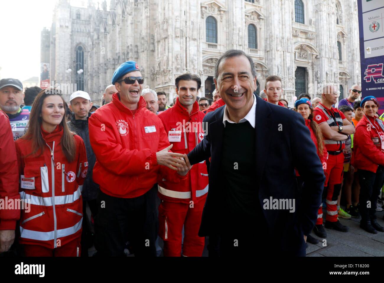 Foto LaPresse - Mourad Touati Balti 24/03/2019 Milano (ITA) - Piazza Duomo Cronaca La zum Anfang della Stramilano 2019 in Piazza Duomo Nella Foto: Giuseppe Sala, Sindaco di Milano Stockfoto