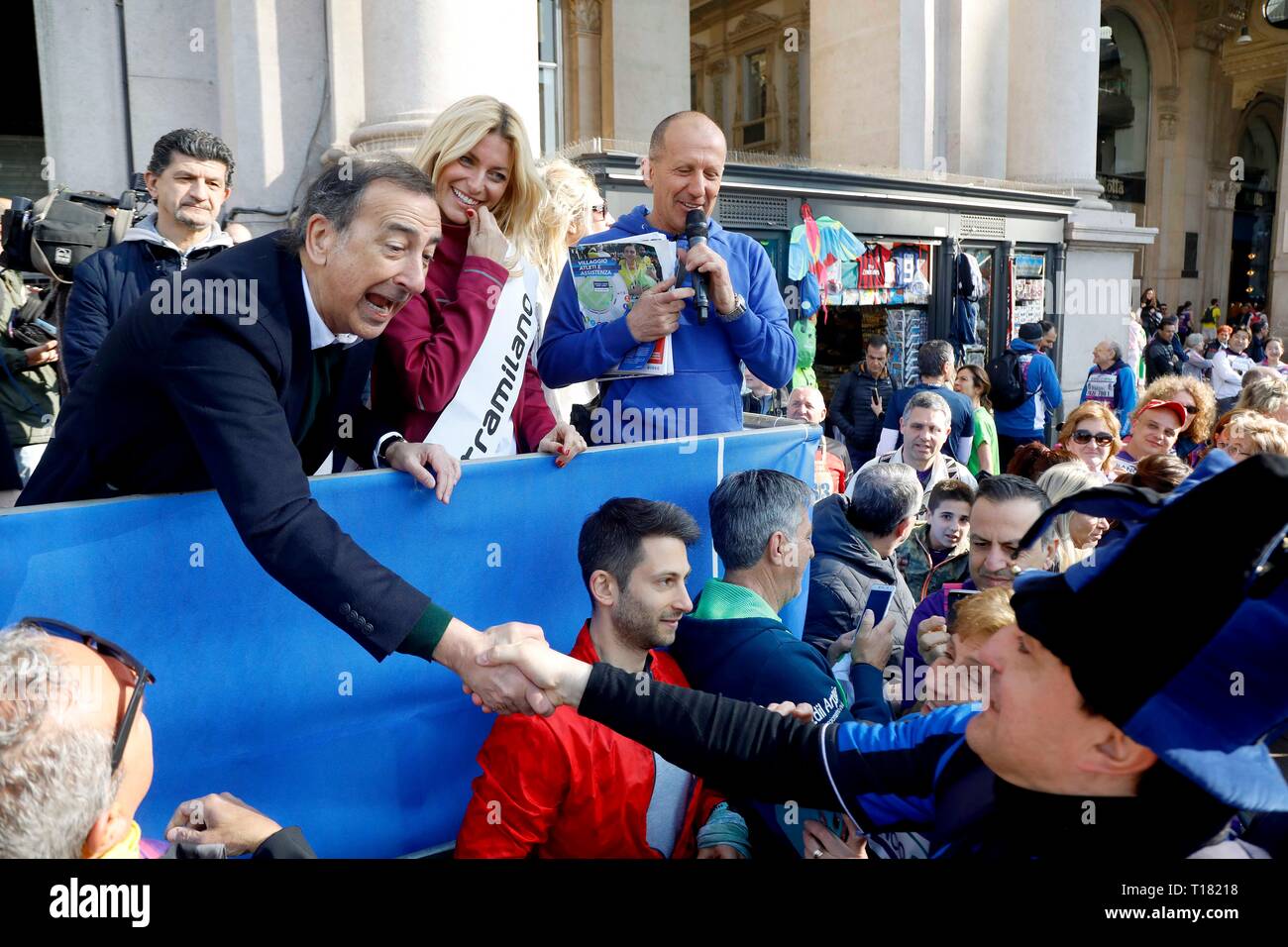 Foto LaPresse - Mourad Touati Balti 24/03/2019 Milano (ITA) - Piazza Duomo Cronaca La zum Anfang della Stramilano 2019 in Piazza Duomo Nella Foto: Giuseppe Sala, Sindaco di Milano Stockfoto