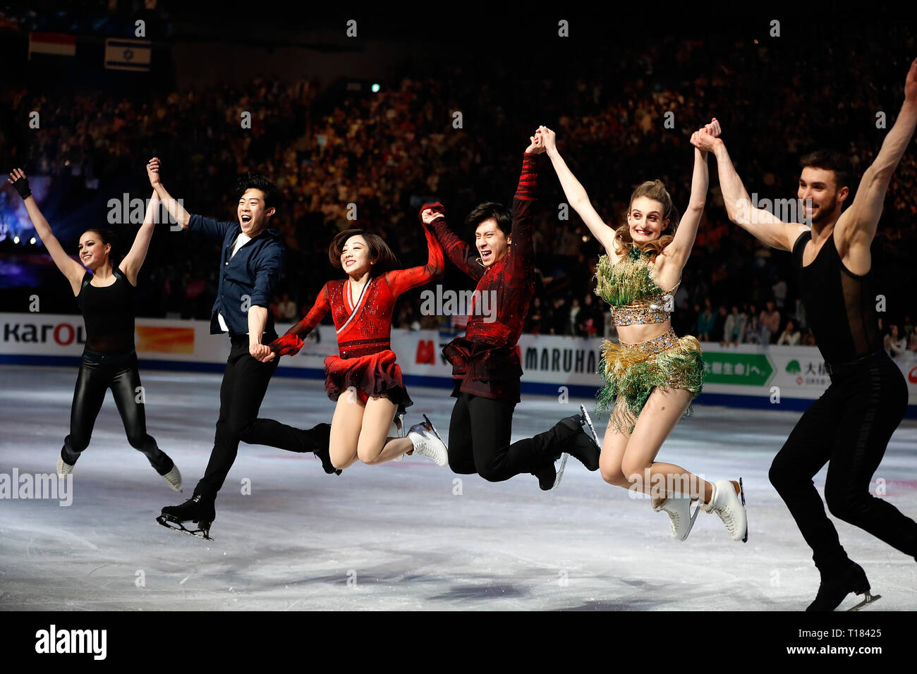 Saitama, Japan. 24 Mär, 2019. Damen Meister Alina Zagitova von Russland, Männer Champion Nathan Chen von den Vereinigten Staaten, Paare "Champion Sui Wenjing und Han Cong von China und Eis tanzen Goldmedaillenträger Gabriella Papadakis/Guillaume Cizeron (L, R) von Frankreich Feiern während der Gala Ausstellung von 2019 ISU World Eiskunstlauf-WM an der Saitama Super Arena in Saitama, Japan, am 24. März 2019. Credit: Wang Lili/Xinhua/Alamy leben Nachrichten Stockfoto