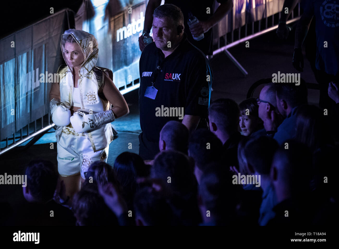 London, Großbritannien. 23. März, 2019. Shannon Courtenay vs Cristina Busuioc. Schwergewicht Courtenay gewinnt auf 40-36 Punkte gegen Bulgarische Busuioc während Ihrer ersten professionellen Kampf auf Kupfer, Arena. Credit: Guy Corbishley/Alamy leben Nachrichten Stockfoto