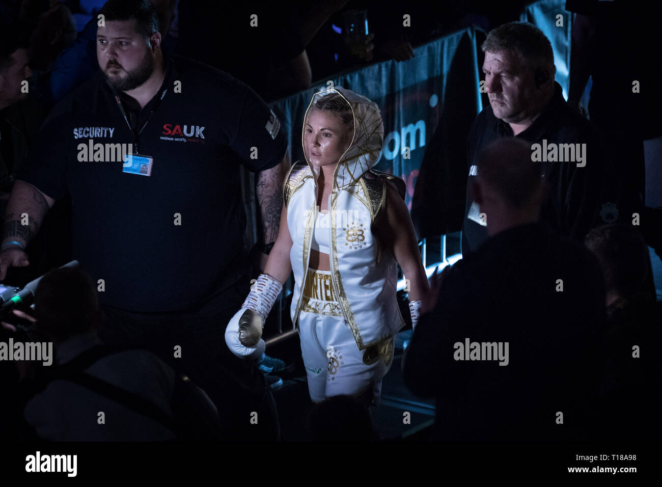 London, Großbritannien. 23. März, 2019. Shannon Courtenay vs Cristina Busuioc. Schwergewicht Courtenay gewinnt auf 40-36 Punkte gegen Bulgarische Busuioc während Ihrer ersten professionellen Kampf auf Kupfer, Arena. Credit: Guy Corbishley/Alamy leben Nachrichten Stockfoto