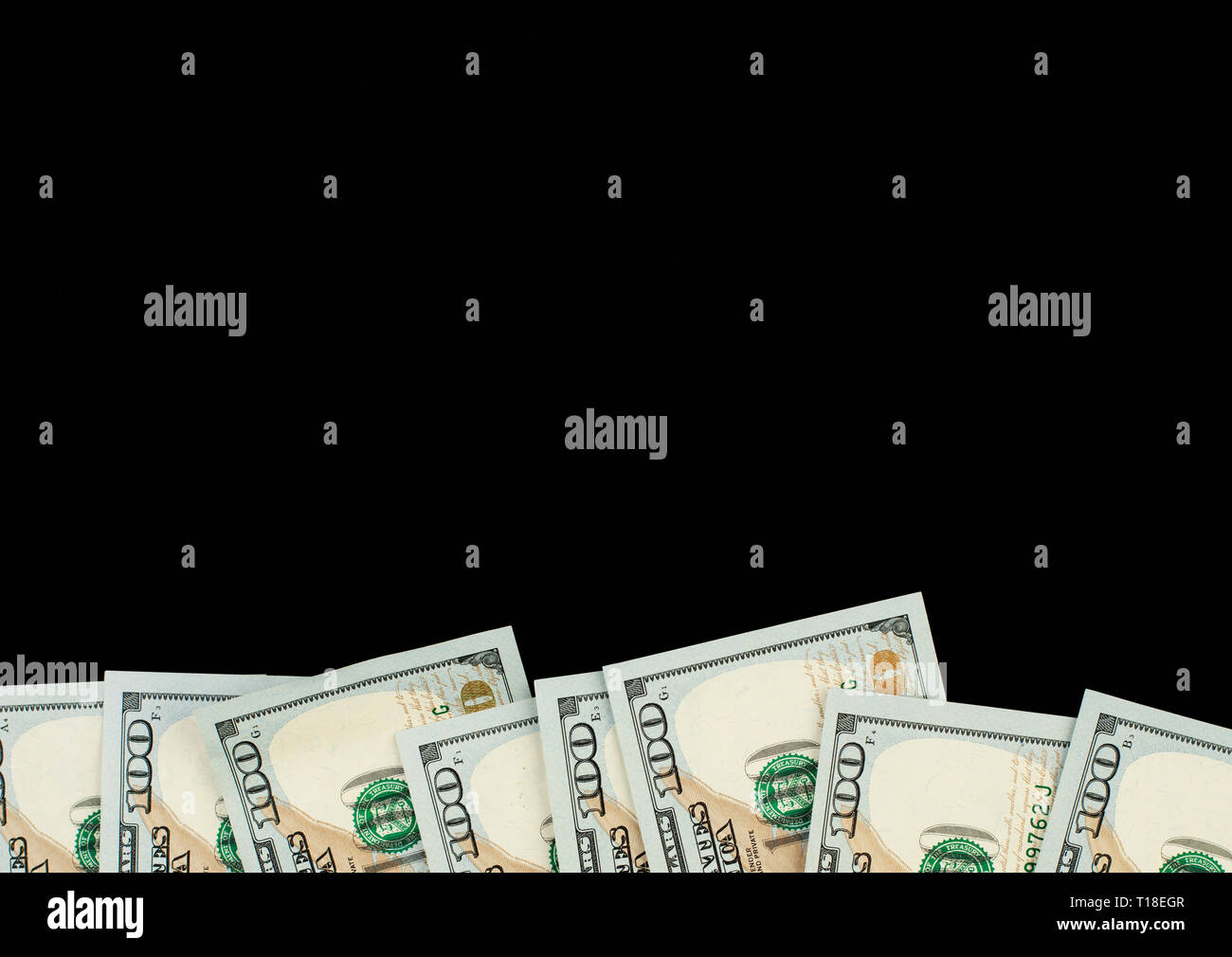Blackboard Hintergrund mit US Dollar Geld cash 100 Banknoten Stockfoto