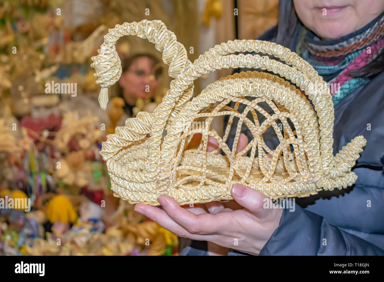 Kunsthandwerk aus Holz, Spielzeug und Schmuck Stockfoto