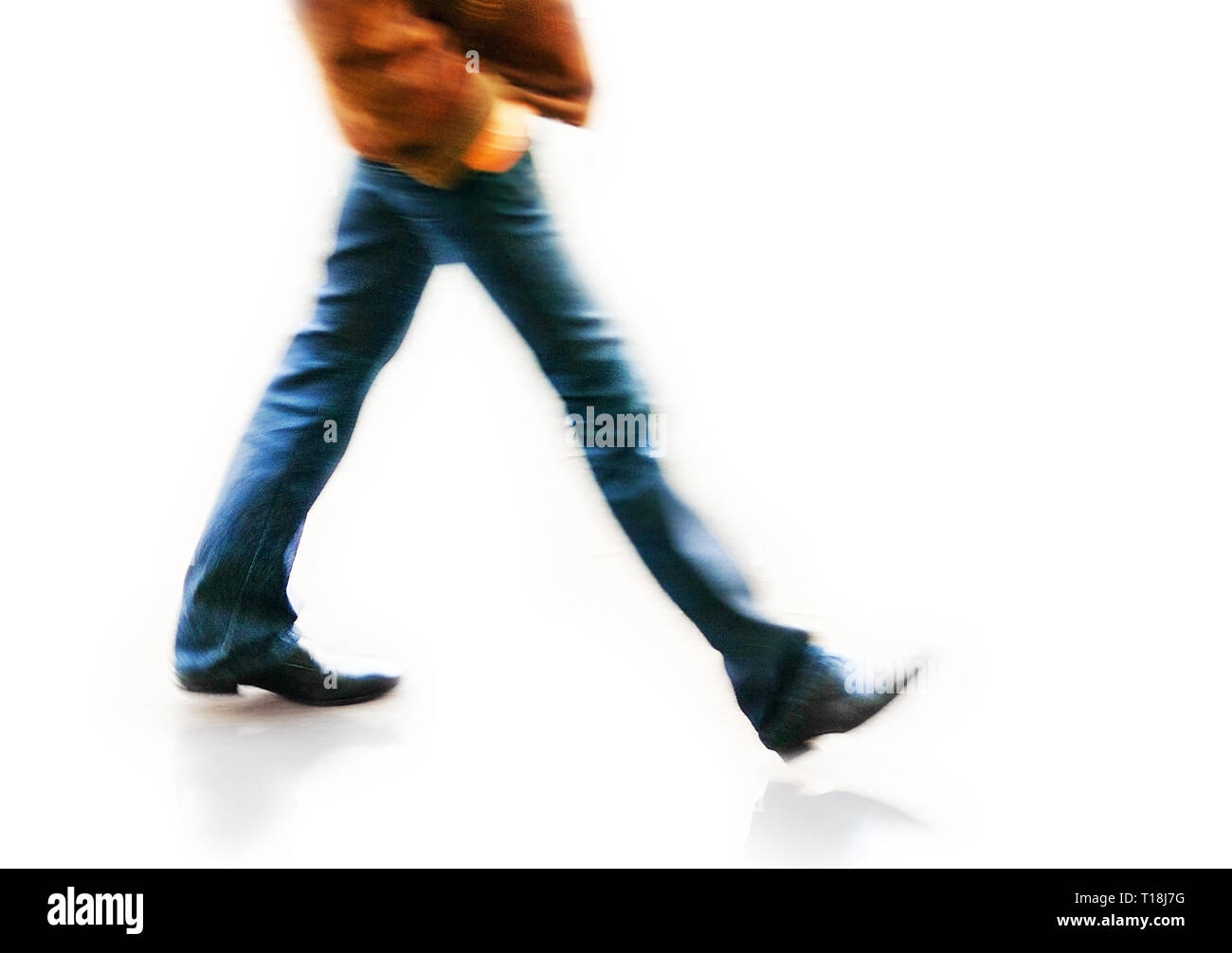 Mann an blurry Wandern, isoliert Stockfoto