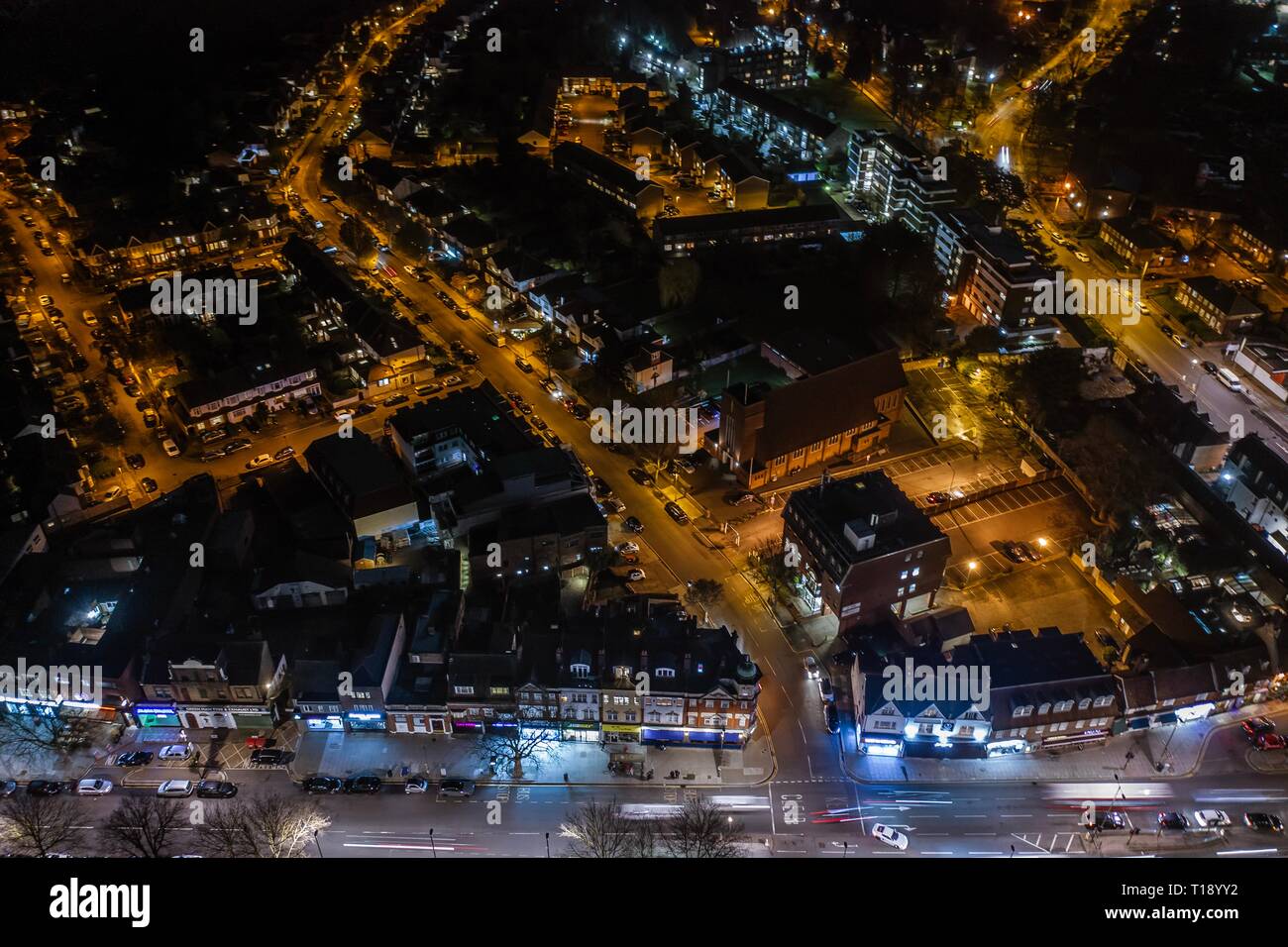 Luftbilder im Norden von London Vororte bei Nacht Stockfoto