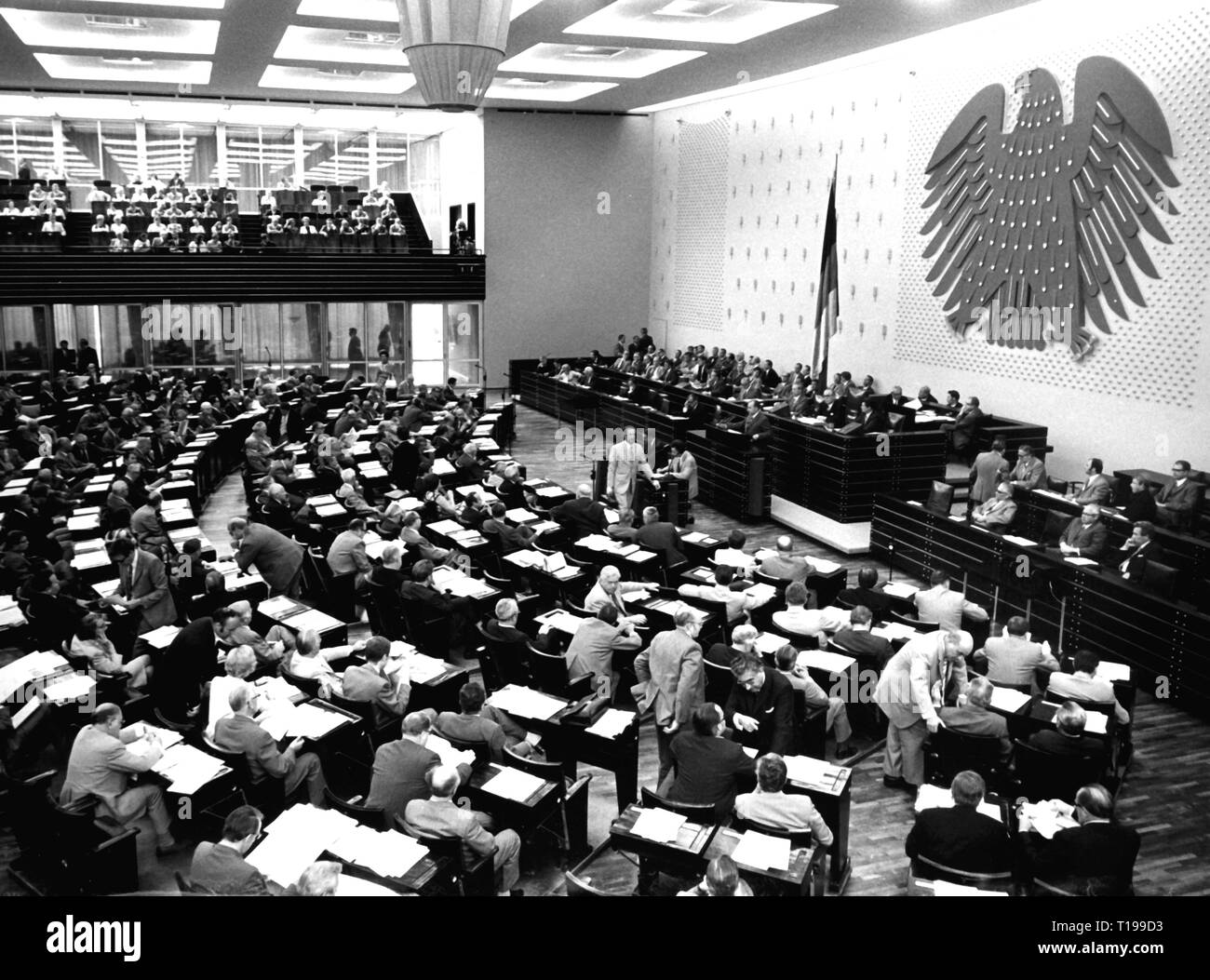 Bundestag Bonn -Fotos Und -Bildmaterial In Hoher Auflösung - Seite 2 ...