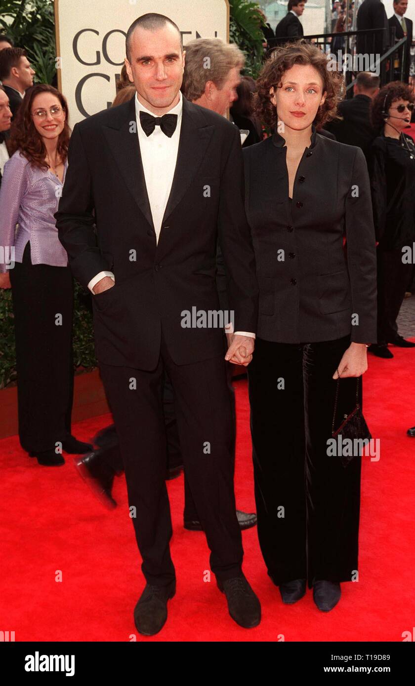 Los Angeles Ca 18 Januar 1998 Schauspieler Daniel Day Lewis Frau Rebecca Miller Bei Den Golden Globe Awards Stockfotografie Alamy