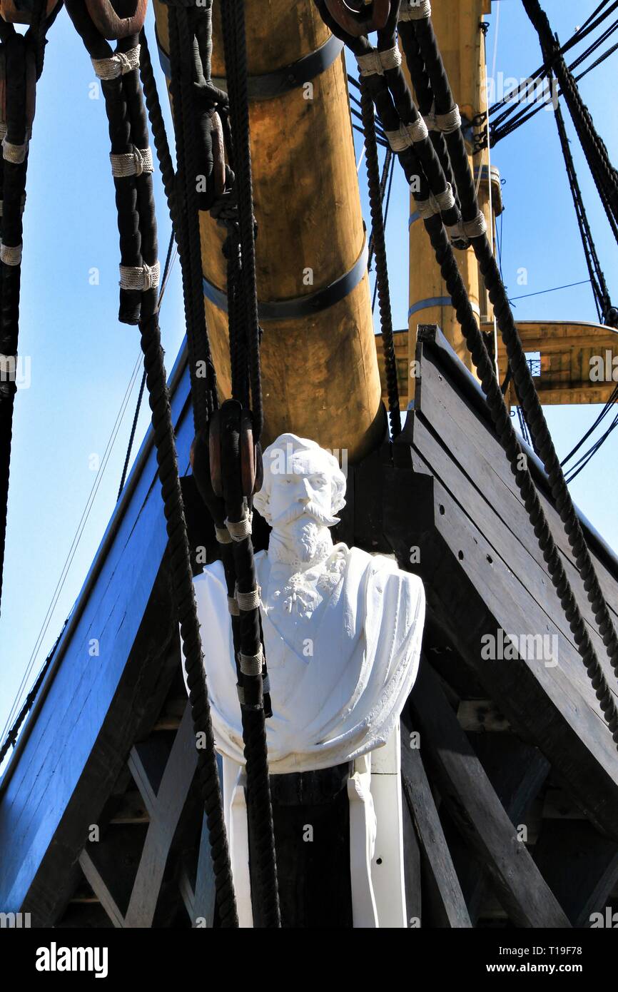 Lissabon, Almada - März 19, 2019: Dom Fernando II. e Gloria, eine antike Fregatte der Portugiesischen Marine in Almada Port an einem sonnigen Tag der Frühling Stockfoto