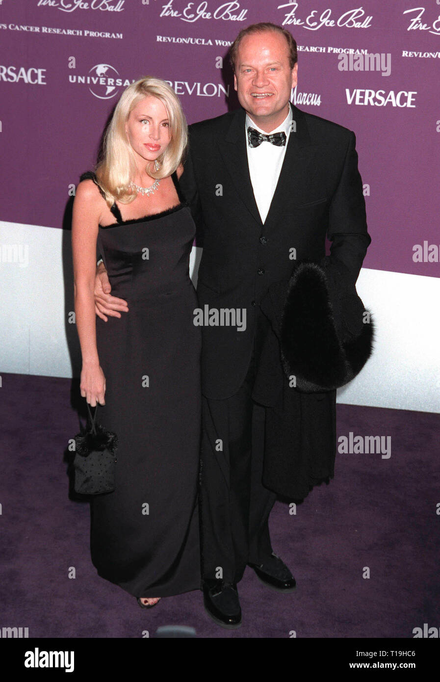 LOS ANGELES, Ca - 10. Dezember 1998: "Frazier' star Kelsey Grammer & Frau CAMILLE GRAMMER an der 9. jährlichen Feuer & Eis Ball in Hollywood die Revlon/UCLA Frauen Krebs Forschungsprogramm zu profitieren. © Paul Smith/Featureflash Stockfoto