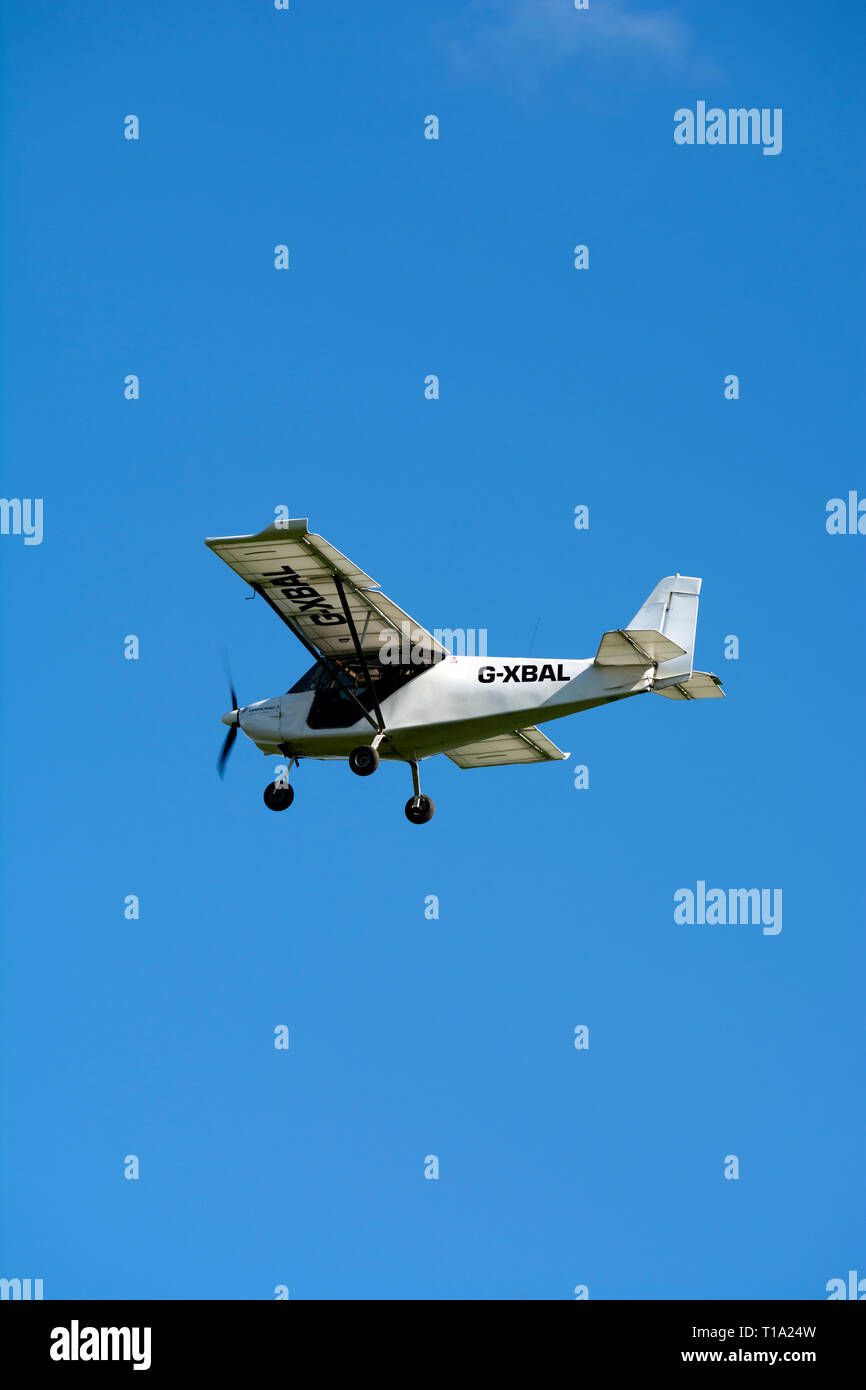 Best Off Skyranger Nynja 912 S (G-XBAL) am Flugplatz Wellesbourne, Warwickshire, Großbritannien Stockfoto