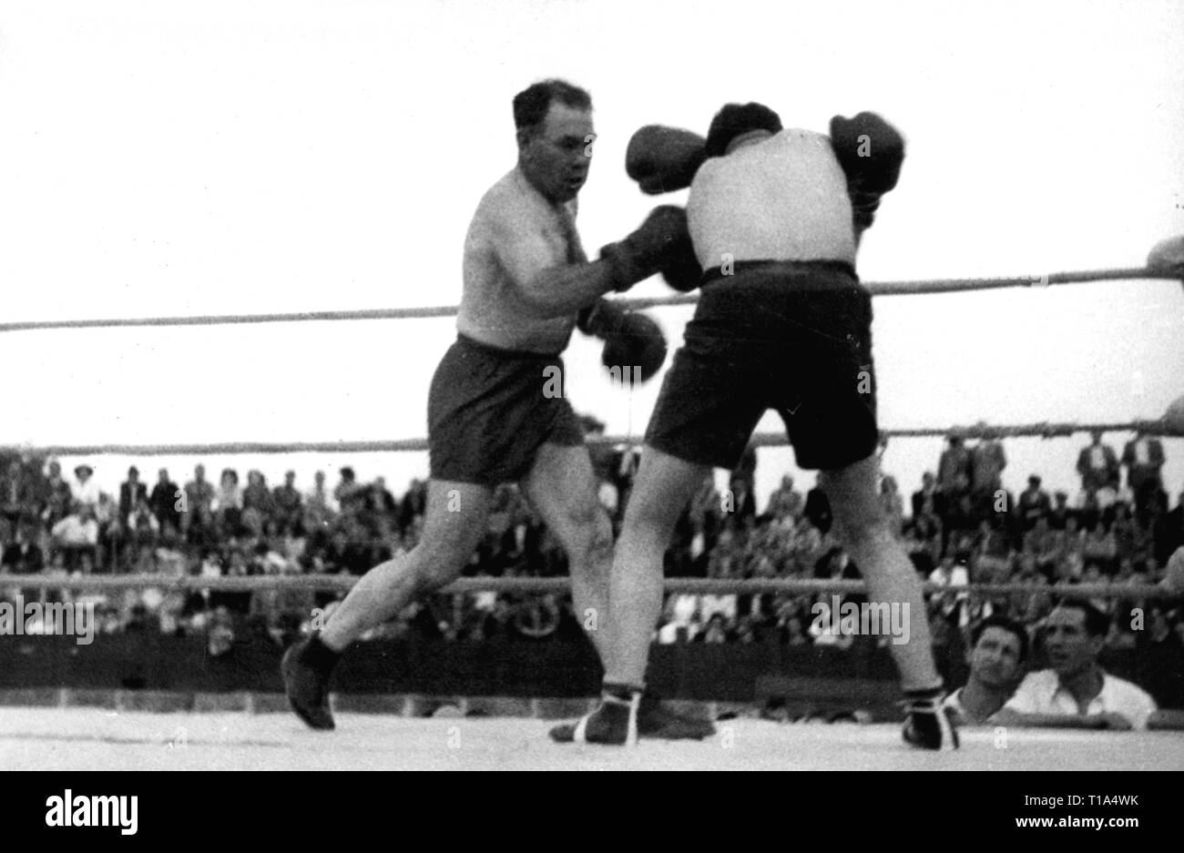 Sport, Boxen, Boxkampf Paulino Uzcudun gegen Rodolfo Diaz, San Lorenzo de El Escorial, Spanien, 1.9.1946, Additional-Rights - Clearance-Info - Not-Available Stockfoto