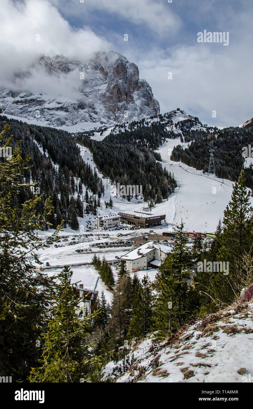 Die Sella Pass ist ein hoher Berg Pass zwischen den Provinzen Trentino und Südtirol in Italien. Stockfoto