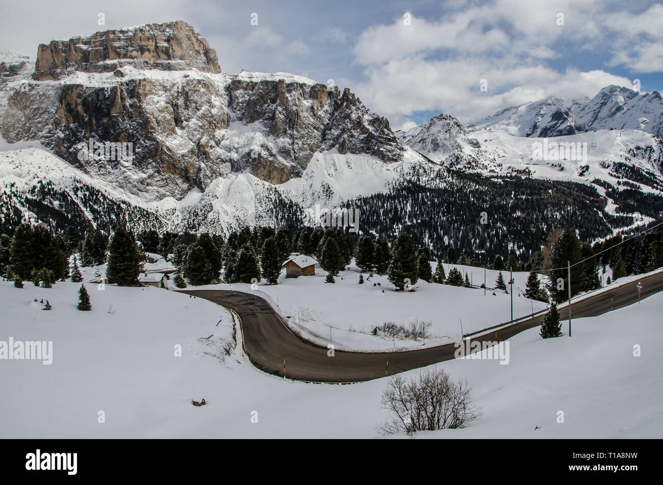 Die Sella Pass ist ein hoher Berg Pass zwischen den Provinzen Trentino und Südtirol in Italien. Stockfoto