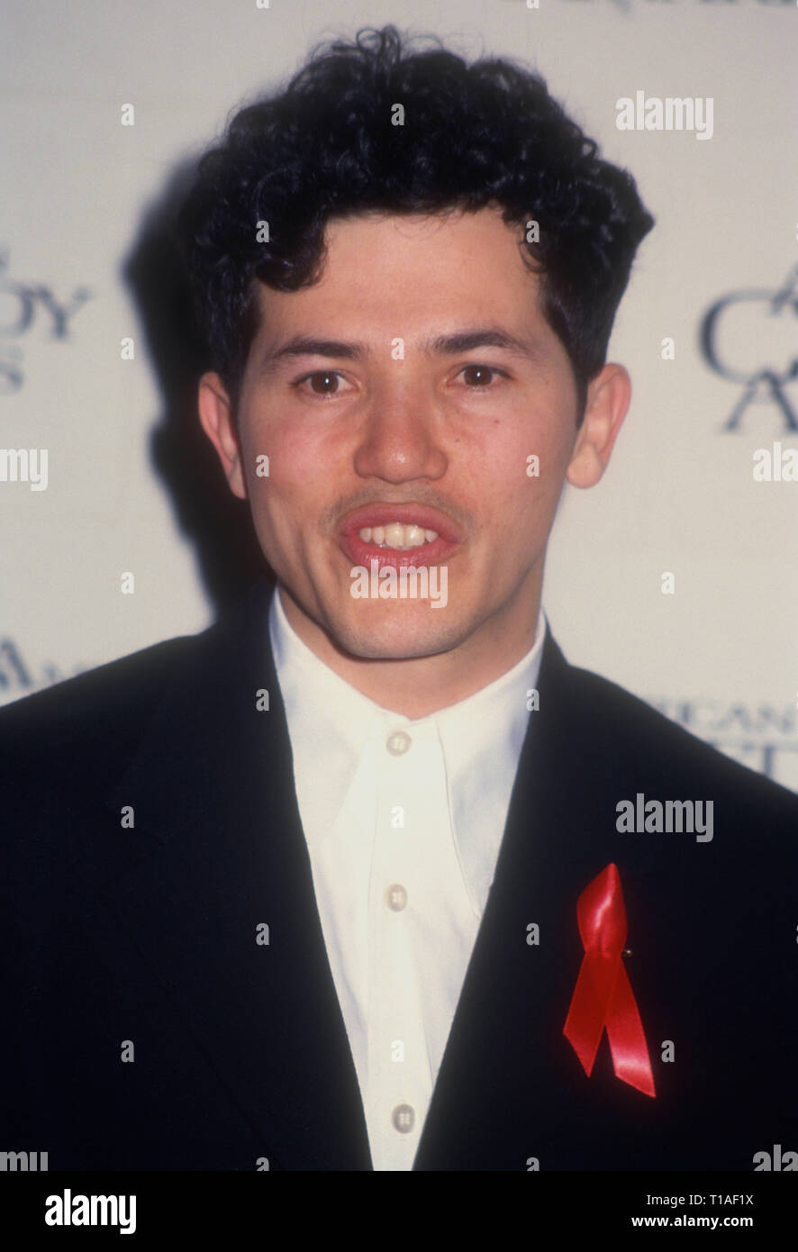 LOS ANGELES, Ca - 6. März: Schauspieler John Leguizamo besucht die achte jährliche American Comedy Awards am 6. März 1994 im Shrine Auditorium in Los Angeles, Kalifornien. Foto von Barry King/Alamy Stock Foto Stockfoto