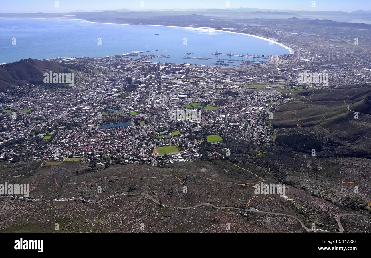 Kapstadt Antenne breites Panorama der Seeküste und die Stadt. Stockfoto