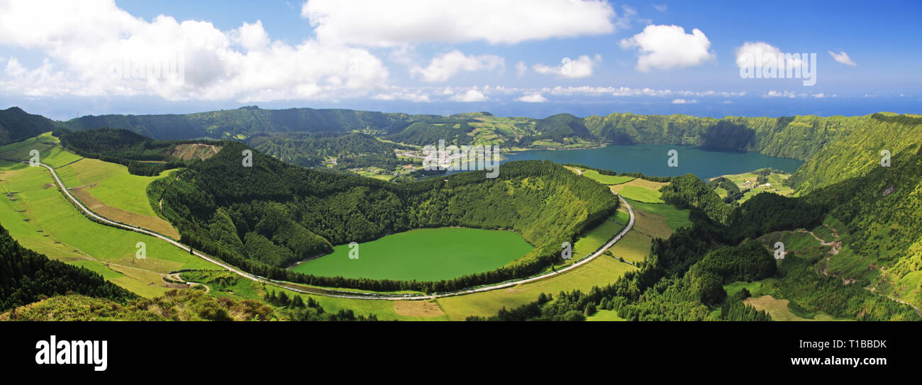 Panoramablick über Krater Sete Cidades von Pico da Cruz auf Sao Miguel, Azoren Stockfoto